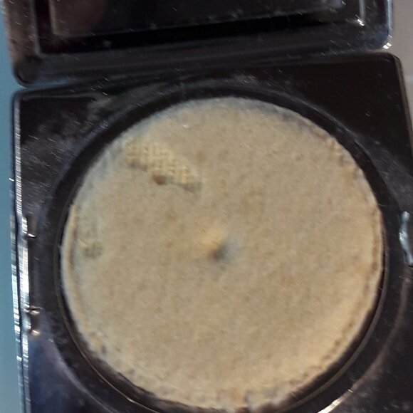 30s 40s Yardley of London Mirror Finish Gold Lilies Loose Powder Compact & Pouch - Picture 6 of 11